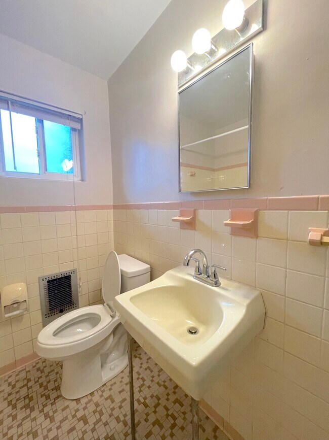 Photo - 1128 Sparrow Rd Unit 3