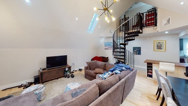 Building Photo - 15 Lanark Rd Unit PH Rental