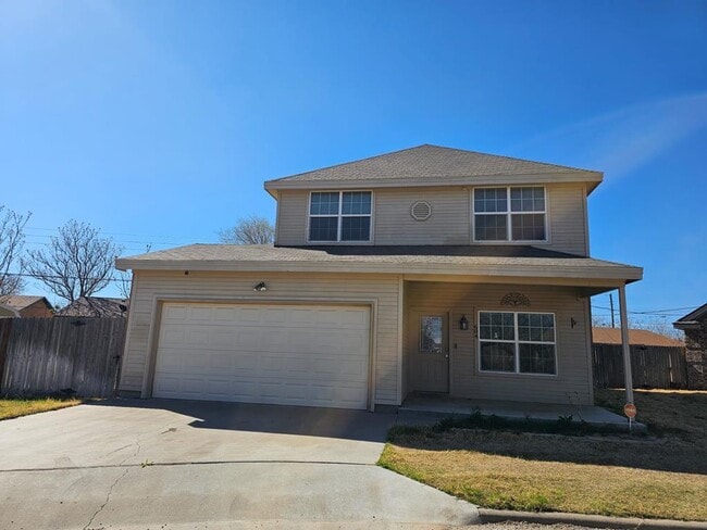 Building Photo - 604 NE Ave E Pl