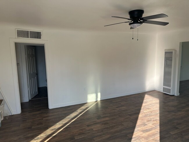 Photo - 680 E Ventura Ave Unidad 680