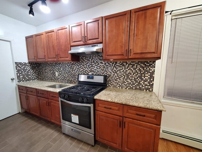 Photo - 140 W 3rd St