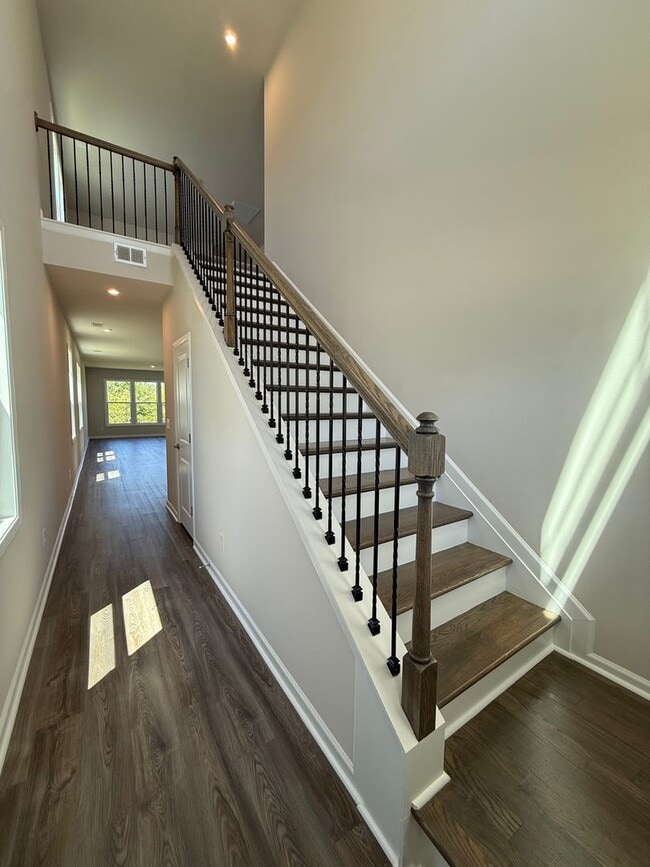 Photo - 749 Count Fleet Ct