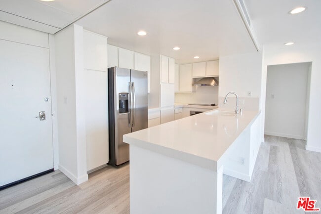 Photo - 2170 Century Pk E Unit 1407