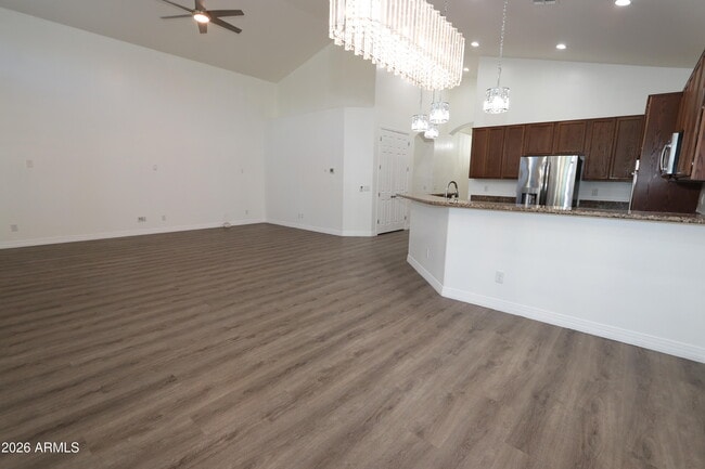 Photo - 852 E Rawhide Ct