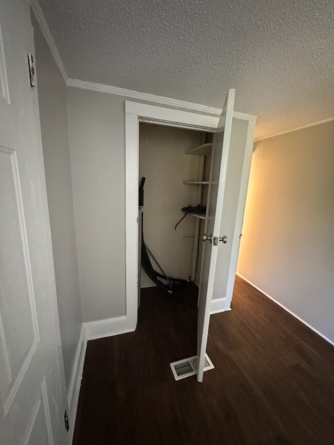 Photo - 302 Sunny Ln