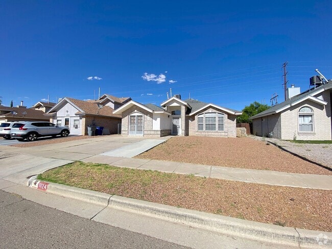 Building Photo - Northeast El Paso 4 bed with Refrig A/C Rental