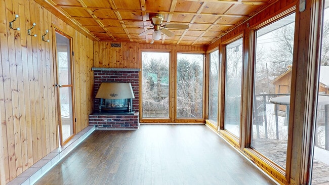 Photo - 2.5 Bed / 1 Bath Home in Sault Ste. Marie, ON – $2,250/month + Utilities Unit 1