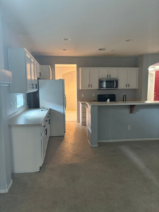 Building Photo - Wonderful single story rental in the heart of Summerlin