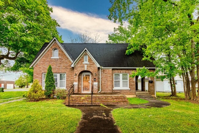 Building Photo - 704 N Military Ave