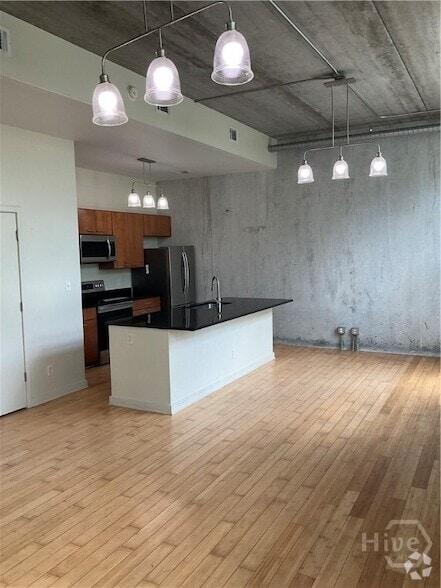 Building Photo - 545 Berrien St Unit I Rental