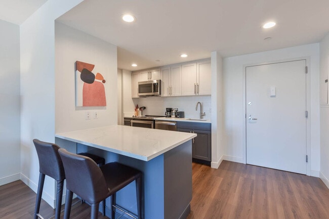 350 Third St Unit SI FL8-ID1345373P