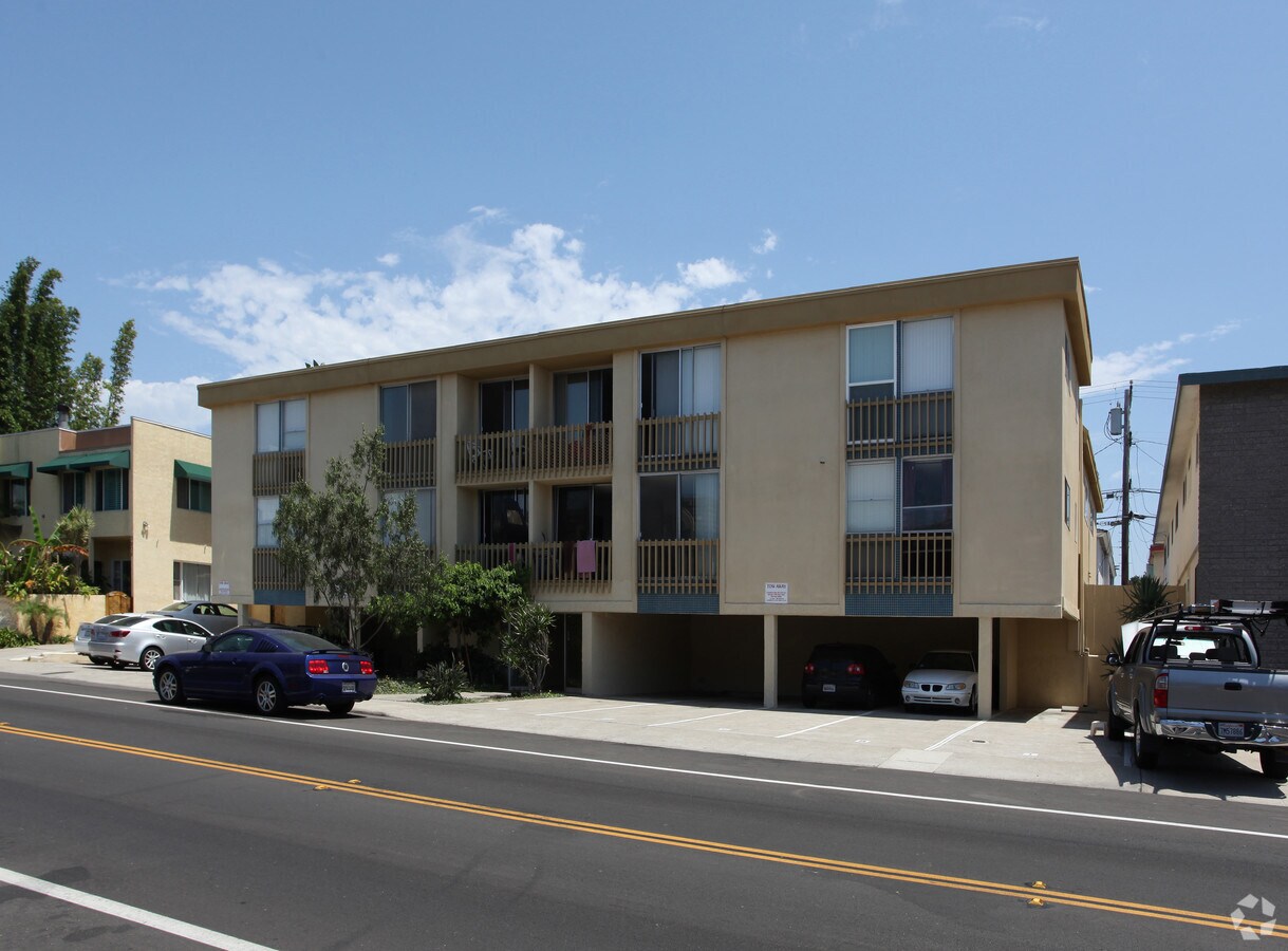 Photo - 3825 Riviera Dr Apartments