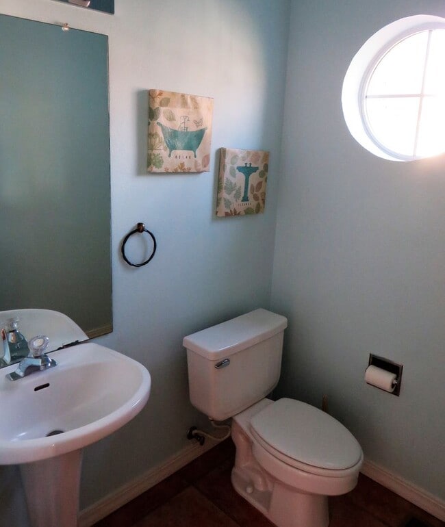 Photo - Beautiful 3 bedroom 2 bathroom home.