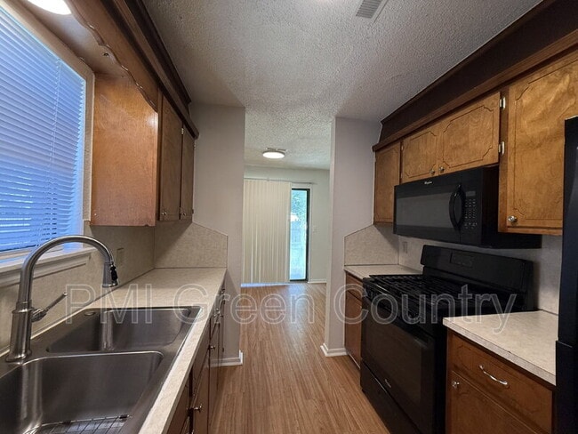 Photo - 4317 S 4th St
