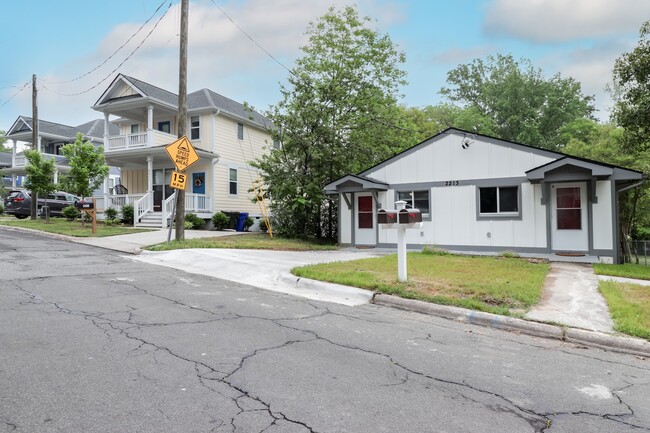 Building Photo - 2213 Fitzgerald Ave Unit B