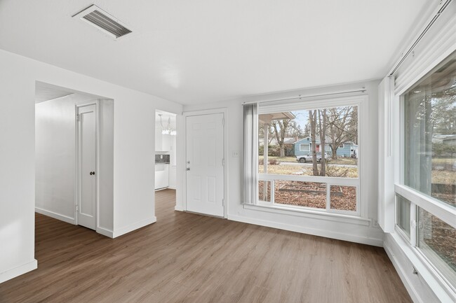 Photo - 1307 E Thurston Ave