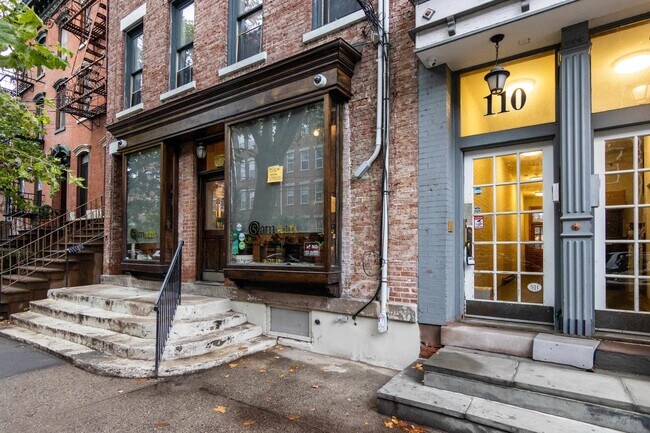110 Morris St