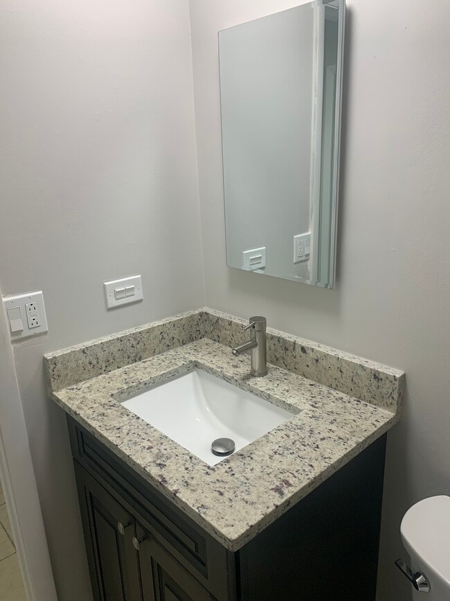 Photo - 1703 W Victoria Dr Unidad 302