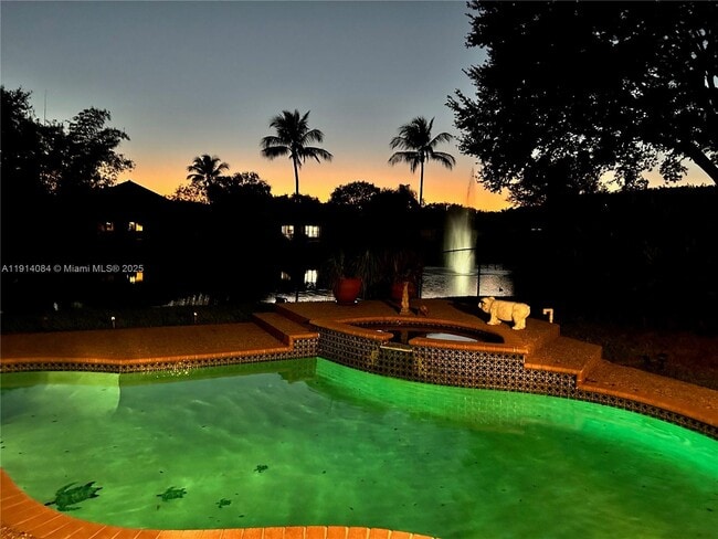 Building Photo - 9481 Oak Grove Cir