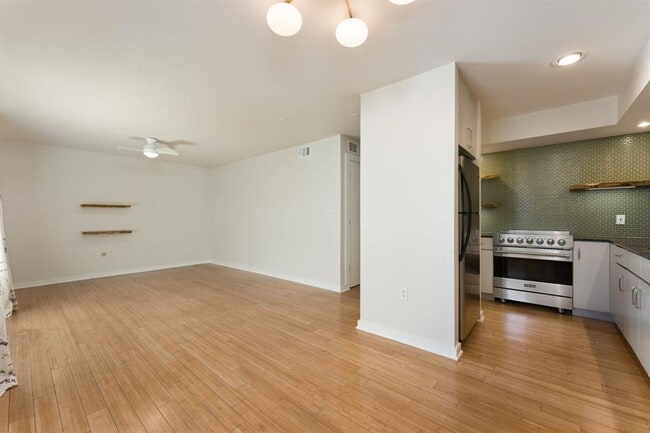 Photo - 2200 Dickson Dr Unit 119