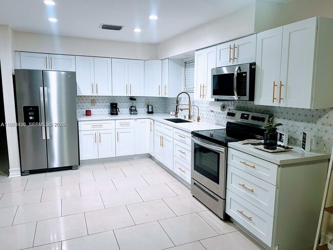 Photo - 7750 NW 42nd St