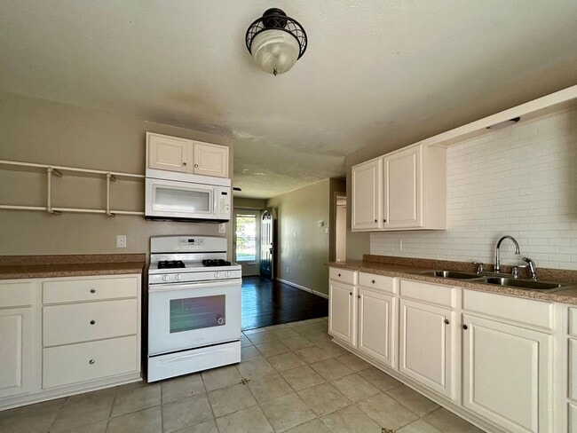 Photo - 2 Bedroom in SW Wichita, KS