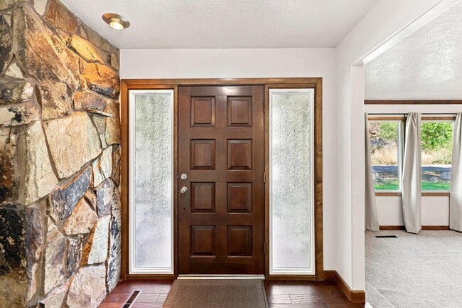 Photo - 650 Canyon Rd