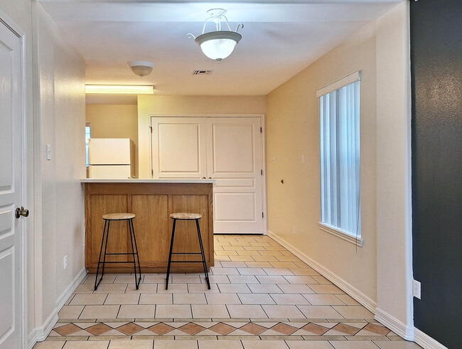 Photo - 1905 Maria Isabel Dr