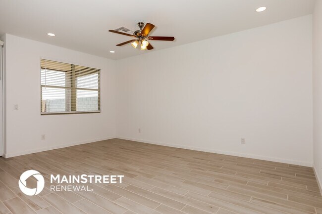 Photo - 4402 Greenleaf Dr