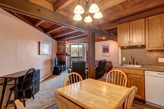 Building Photo - Silverthorne 2BR at Treehouse! Year lease! Utilities included!