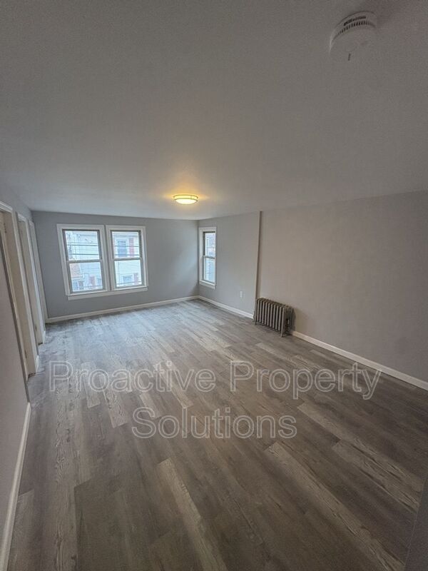 Photo - 461 Madison St