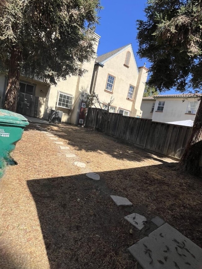 Photo - 315 Soberanes St