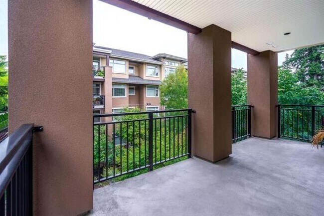 Photo - 1975-1154 154 St