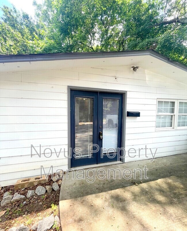 Photo - 328 Maple St