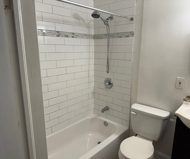 Photo - Cozy renovated 2 bedroom apartment Unit 2