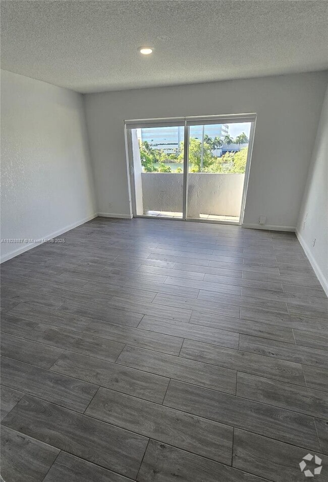 Building Photo - 11120 SW 196th St Unit 409 Rental