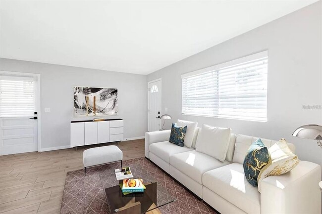 Photo - 6521 S Englewood Ave