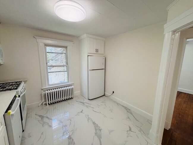 Building Photo - 133 Berry Hill Rd Unit 2 Rental