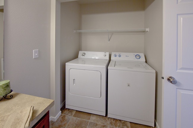 1-bd Laundry - Northstar Lodge Apartments