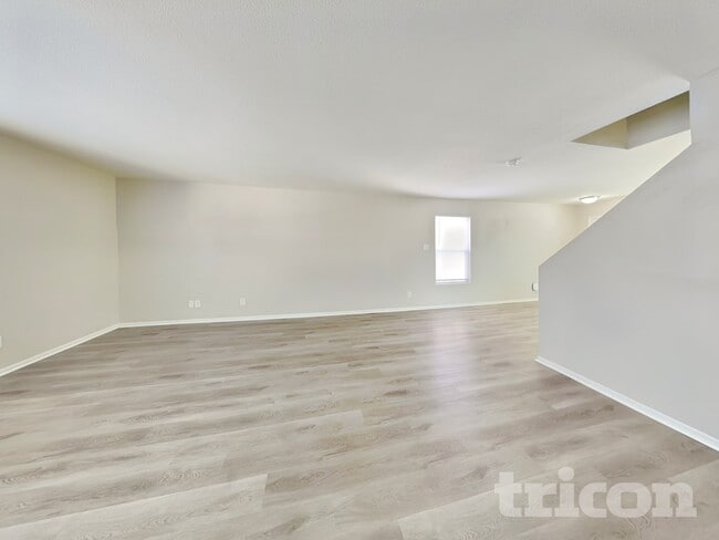 Photo - 1405 Bluestem Dr