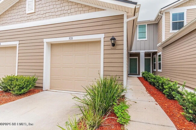 Photo - 705 Servia Dr