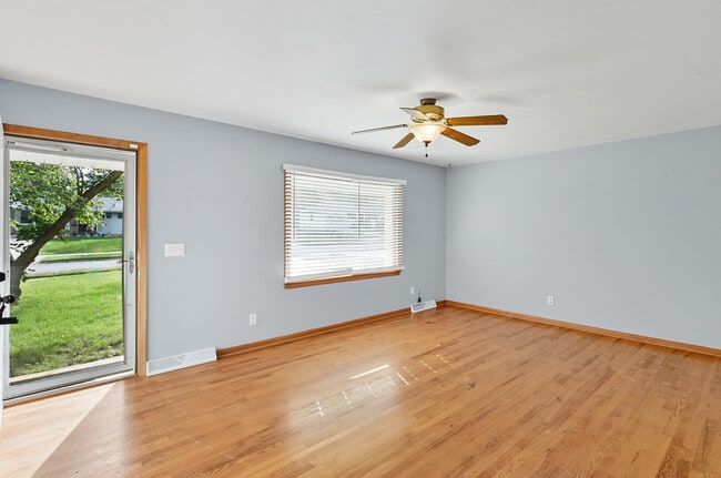 Photo - 2710 S 48th Ave