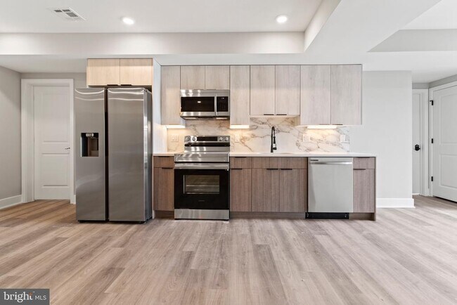 Photo - 520 N 37th St Unit 3-4