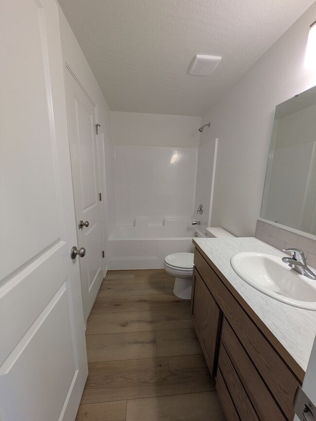 3668 S Penn St
