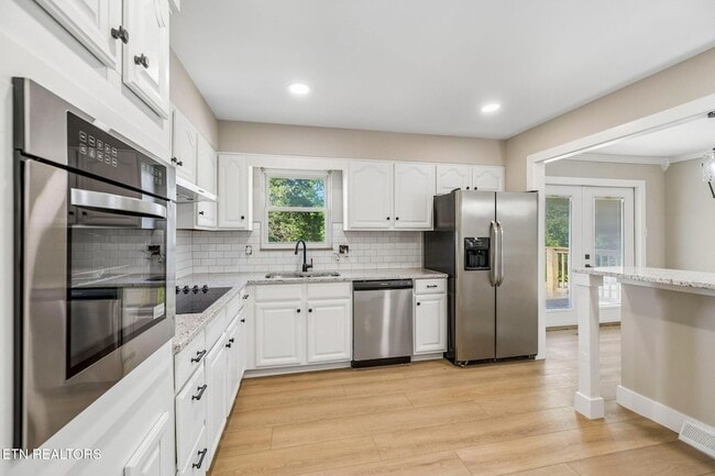 Photo - 12201 W Kingsgate Rd