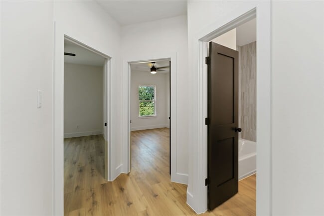 Photo - 4605 Siegel St