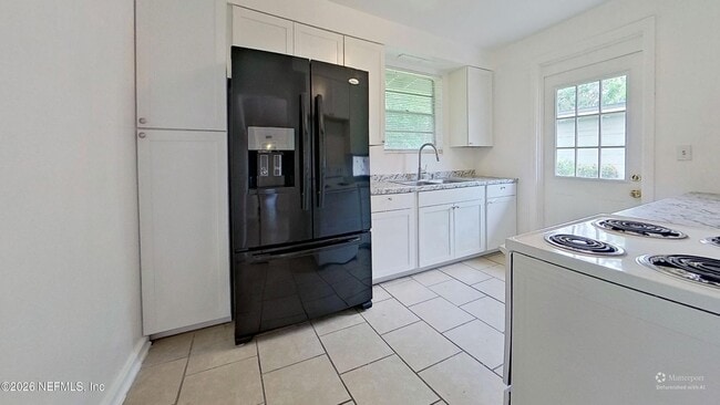 Photo - 7104 Waikiki Rd