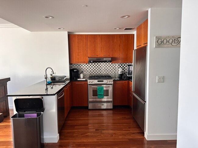 Photo - 25 Hudson St