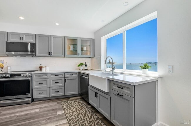 Building Photo - 625 CA-1