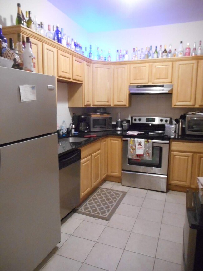 Building Photo - 23 Aberdeen St Unit 2